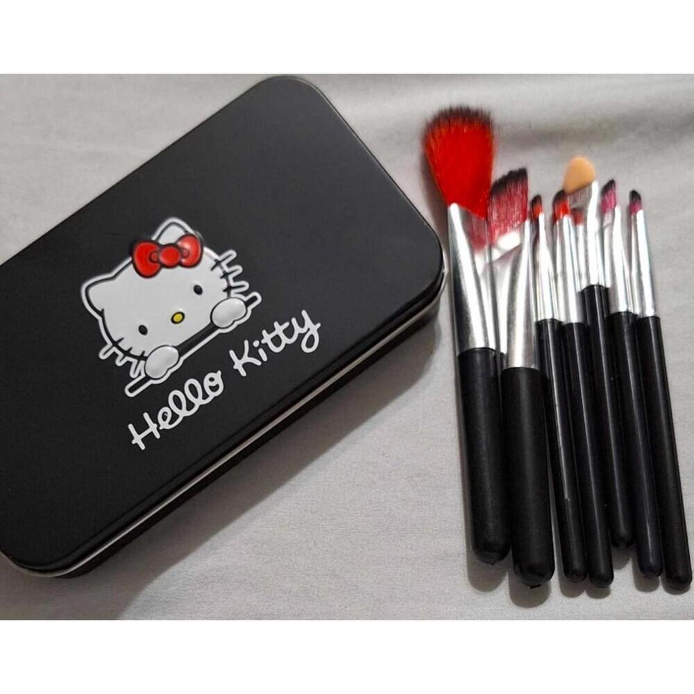 Hello Kitty makeup brushes